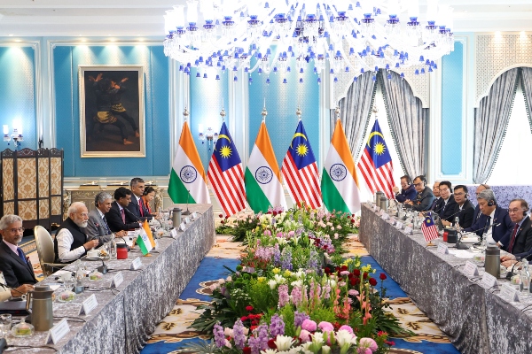 PM holds extensive discussions with Malaysian counterpart